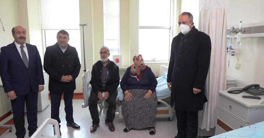 Depremzedeleri hastanede yalnız bırakmadılar