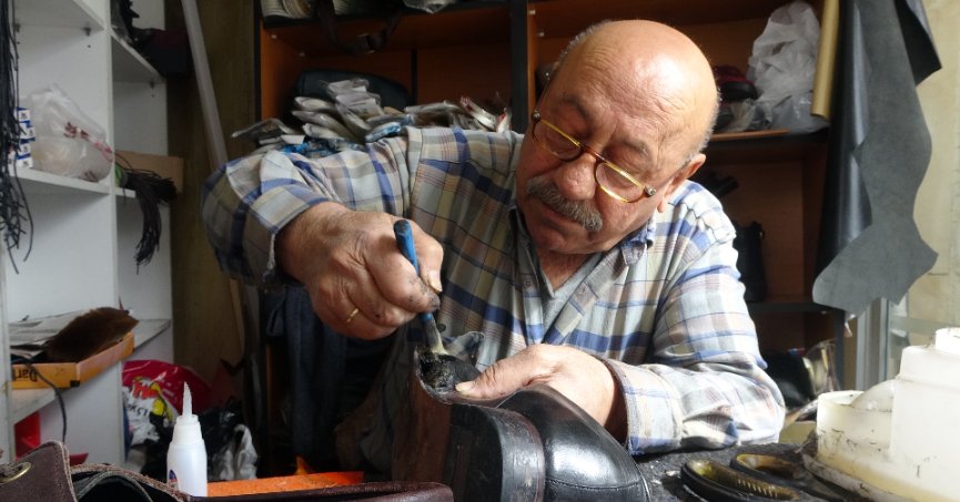 11 yaşında başladığı mesleğe, 61 yıldır aynı aşkla devam ediyor