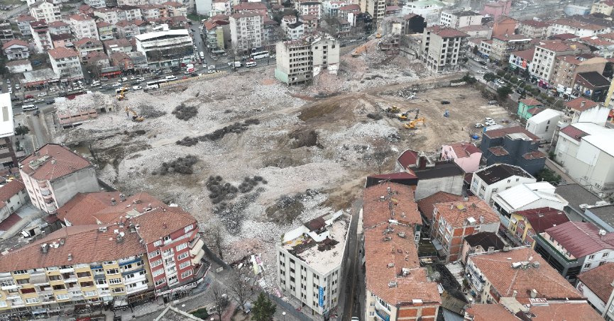 O mahallede felaketin izleri tamamen siliniyor