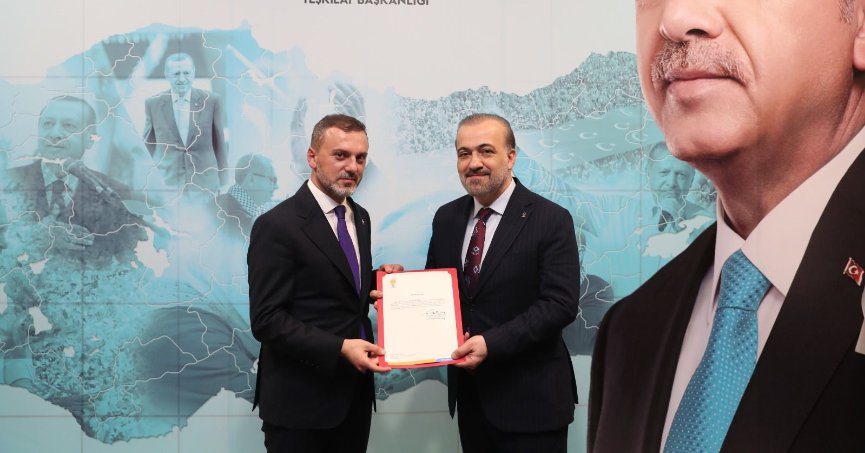 AK Parti İl Başkanı Şahin Talus mazbatasını aldı