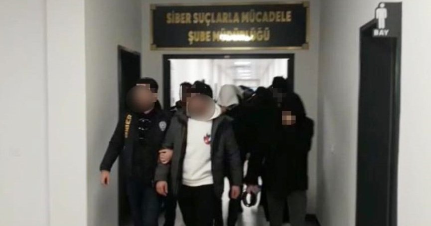 Sahte hesaplarla, 7 kişiyi dolandırdılar