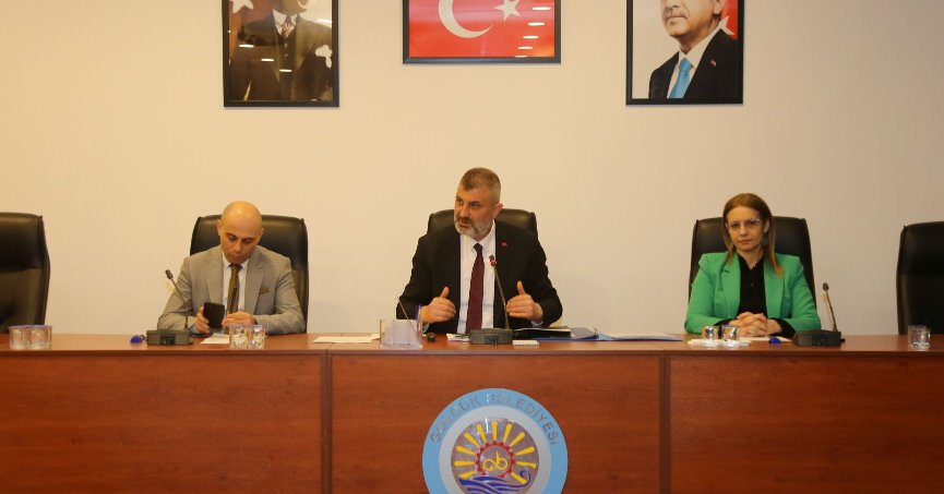 GÖLCÜK BELEDİYE MECLİSİ, DEPREM FELAKETİ İLE İLGİLİ TEK YÜREK OLDU