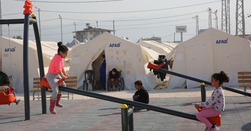 Defne'deki çadır kent sosyal yaşam alanına dönüştü