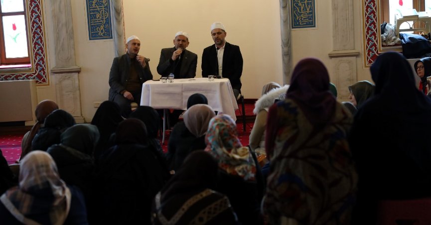 Depremde hayatını kaybedenler için mevlit