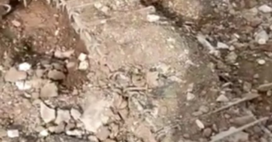 Bu kadarına da pes, binanın kirişlerini toprakla doldurdular