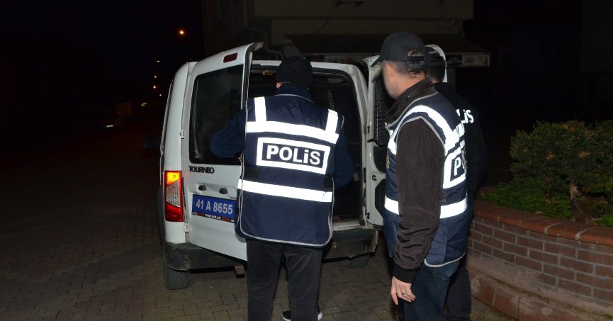 Aranan şahıslar operasyonla yakalandı