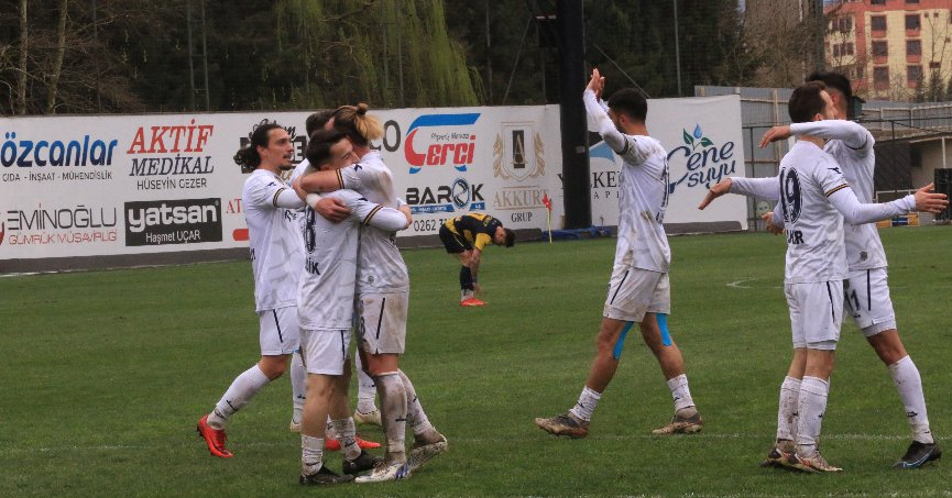 Belediye Derincespor: 5 Ağrı 1970 Spor: 0