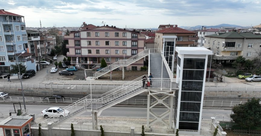 Darıca Okul Yolu Caddesi’nde üst geçit tamam