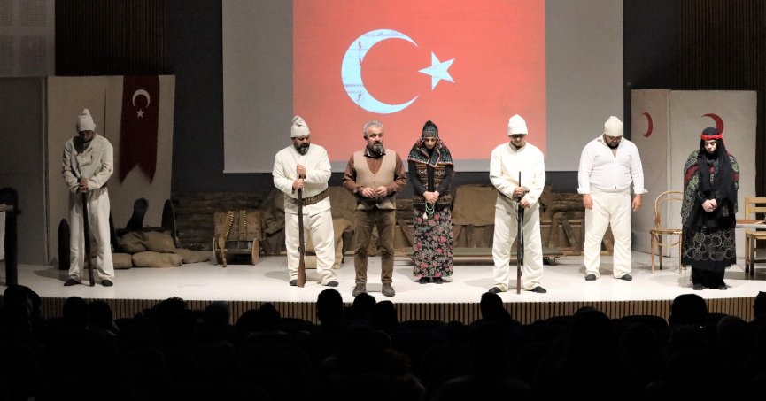 Başiskele’de Çanakkale Zaferi Tiyatro Gösterisi