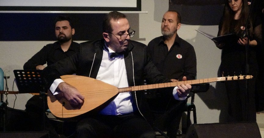 Depremin acı yüzünü illere özgü türkülerle gösterdiler 