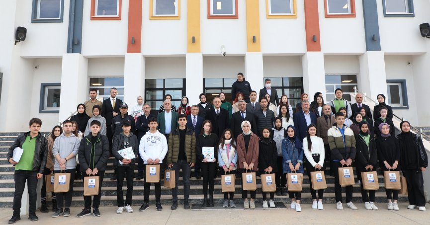 Dilovası Belediyesi’nden öğrencilere YKS ücreti desteği 