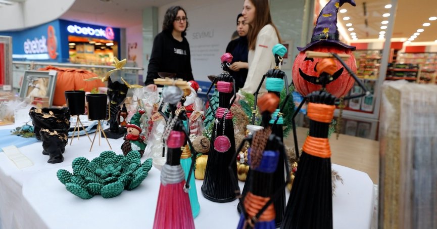 Başiskele’de Depremzedeler Yararına Kermes Düzenlendi