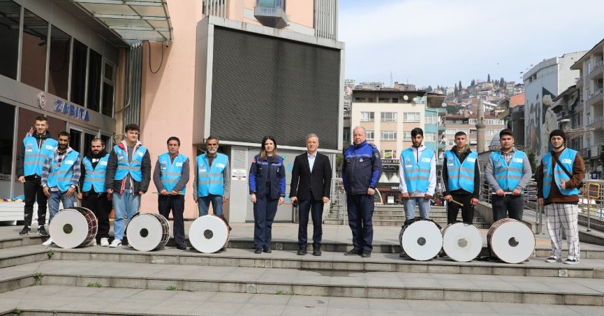 Kimliği olmayan davulcular dikkat