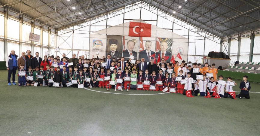 Kupada gülen Petkim Ortaokulu oldu