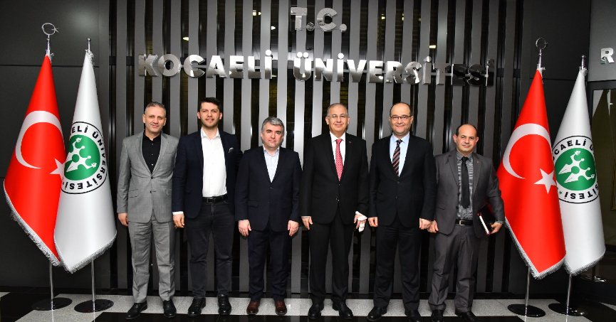 YENİAD KOCAELİ ŞUBESİ KOÜ REKTÖRÜNÜ ZİYARET ETTİ
