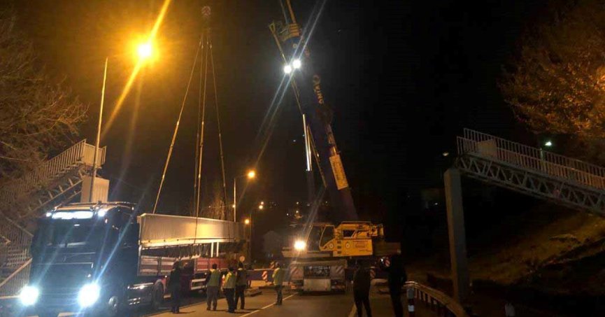 Eskihisar Feribot Yolu üstgeçidi yenileniyor