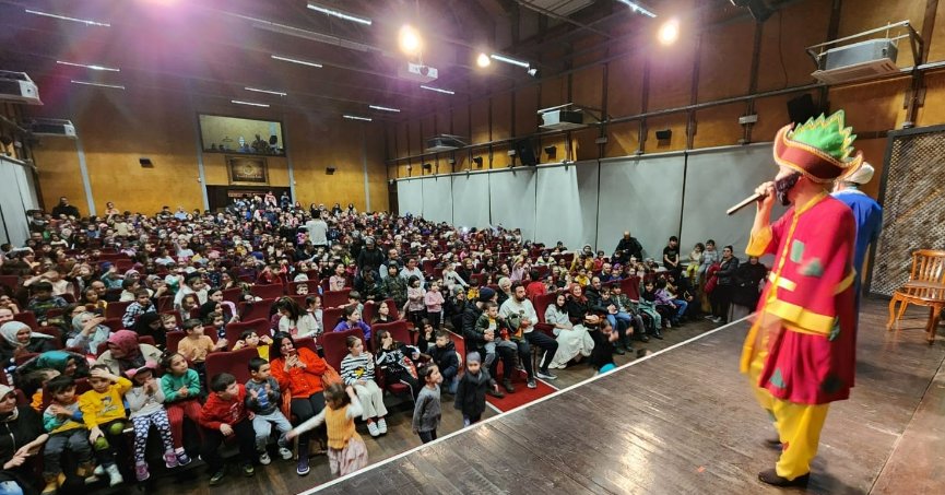Gölcük Belediyesi tarafından düzenlenen “Ramazan Ayı Çocuk Şenliği” etkinlikleri; Kervansaray Kültür Merkezi'nde, çocukların yoğun ilgisiyle başladı.
