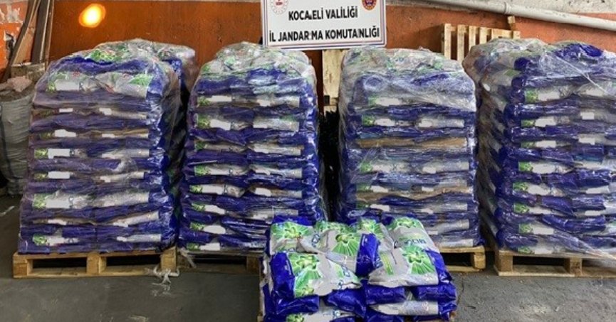 Kocaeli'de 8 ton sahte toz deterjan ele geçirildi