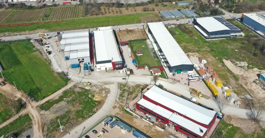 Ali İslam Caddesi Sıcak Asfaltla Kaplanıyor