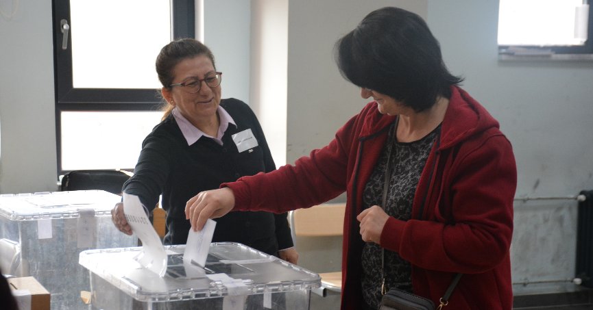 Bulgaristan'daki erken genel seçim için sandığa koştular