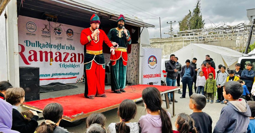  Kahramanmaraş’ta çocuklar Hacivat-Karagöz ile eğlendi