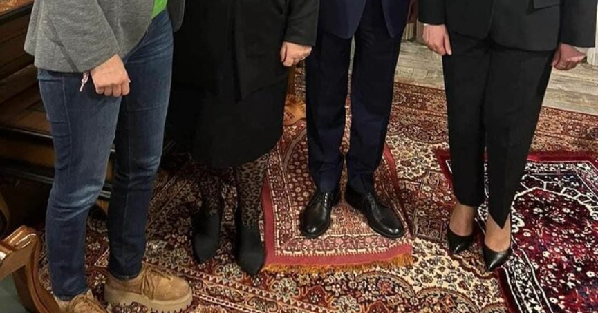 Alevilerden Kılıçdaroğlu'na seccade tepkisi: Haçlı subayı gibi