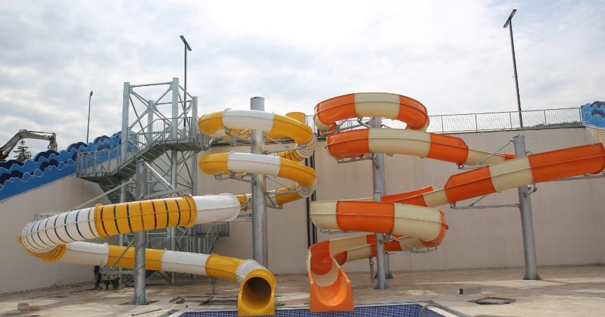 Çift kaydıraklı aqua park yaza hazırlanıyor