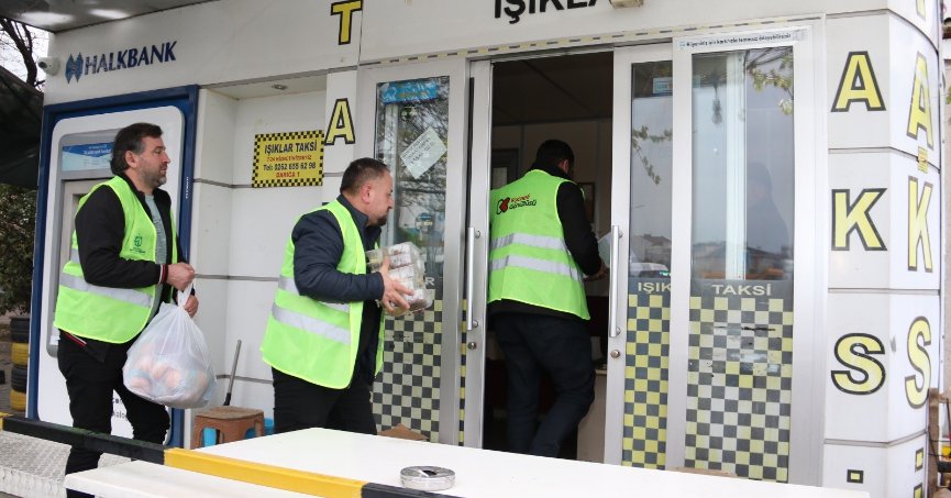 Büyükşehir, Ramazan ayında taksici esnafını unutmuyor 