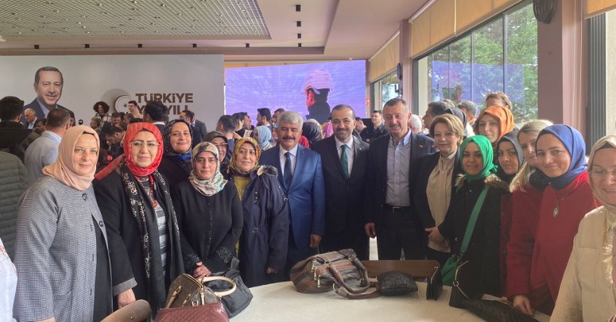 AK PARTİ'DE MERAKLI BEKLEYİŞ SÜRÜYOR... EN RAHAT İSİM İSE HÜLAGÜ