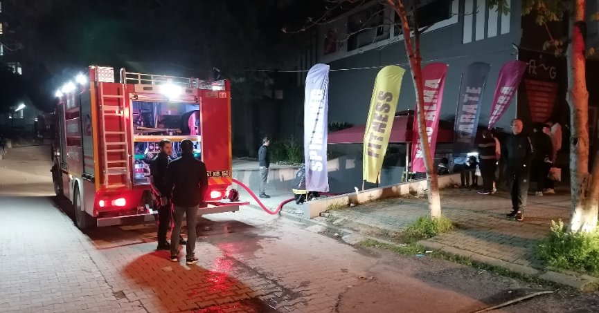 Fitness salonunda çıkan yangın söndürüldü