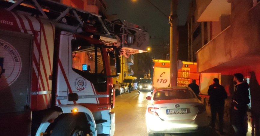 Balkonda unutulan soba külü daireyi küle çevirmeden söndürüldü