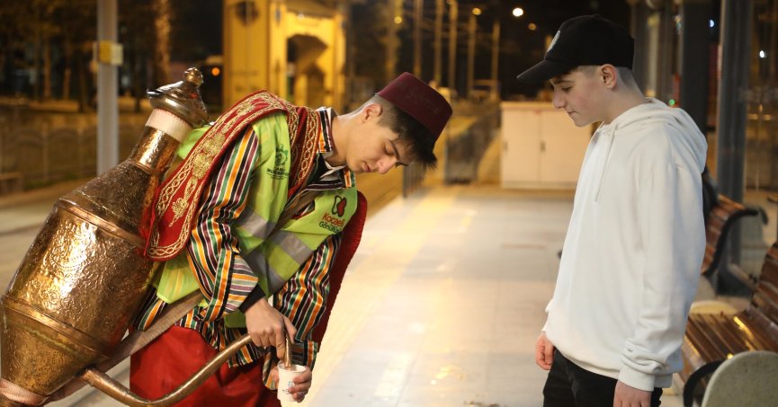 Büyükşehir’den Kocaelililere şerbet ikramı