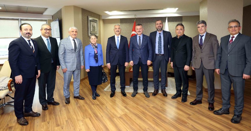 Başkan Büyükakın her kesimle istişareye devam ediyor