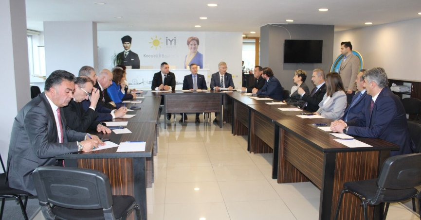 İYİ Parti Kocaeli’de seçime 1 ay kala önemli toplantı