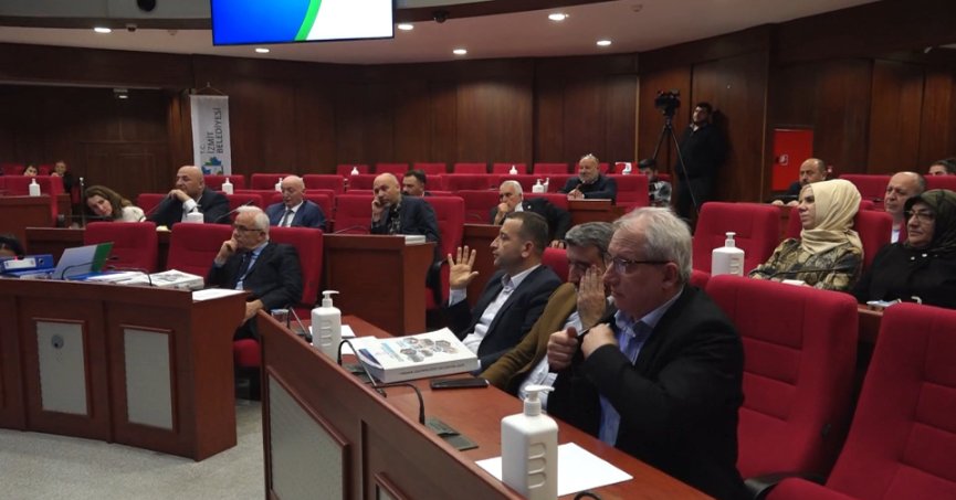 İzmit Belediye Meclisi'ne Kocaelispor tartışması damga vurdu