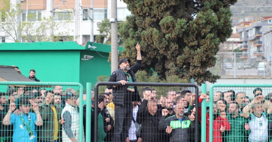 Hodri Meydan'da Başkan Ferhat Uzun istifa etti