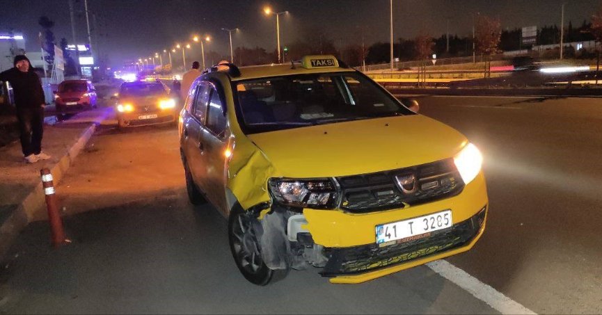 Ticari taksinin çarptığı yaya yaralandı