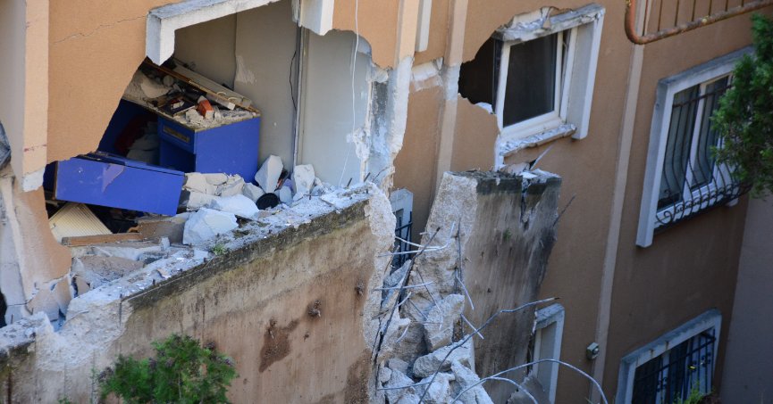 İstinat duvarı apartmanın içine çökmüştü, bu görüntüler hasarın boyutunu gözler önüne serdi
