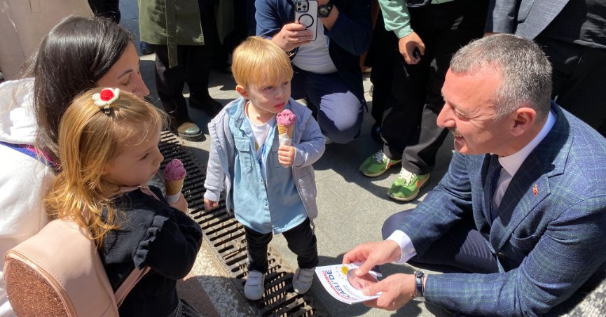 BAŞKANA ÇOCUKLARDAN YOĞUN İLGİ