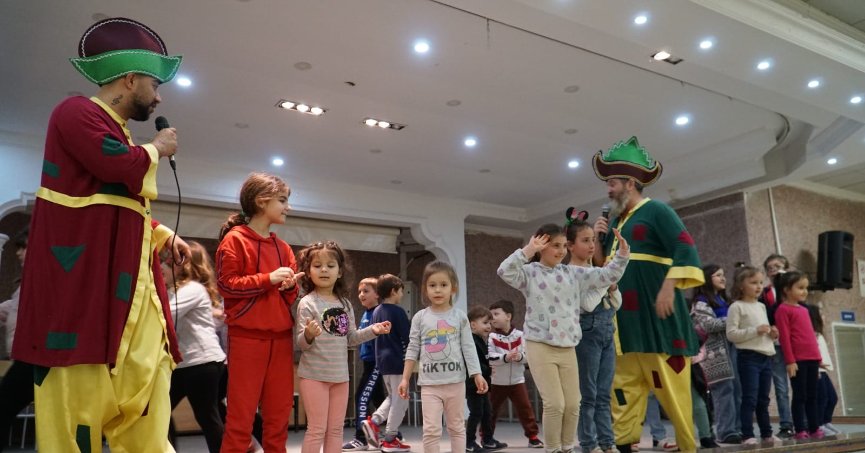 İHSANİYE'DE GELENEKSEL RAMAZAN AKŞAMI ÇOCUK ŞENLİĞİ COŞKUSU