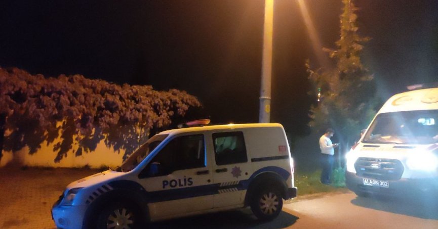 Bunalımda olduğu iddia edilen kişi telefonları açmayınca ekipler kapıyı kırarak içeri girdi