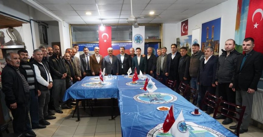 Prof. Dr. Hülagü’ye Çayırova’da yoğun ilgi