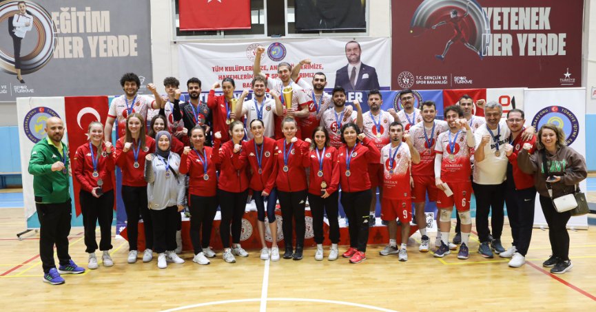 GÖLCÜK'ÜN İŞİTME ENGELLİLER TAKIMLARI 3. KEZ TÜRKİYE ŞAMPİYONU