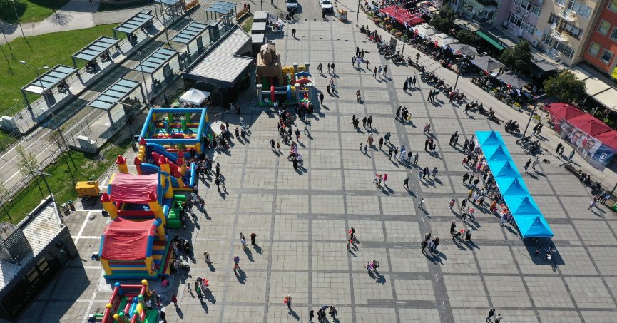 Kocaeli'nin Kent meydanlarında çifte bayram 