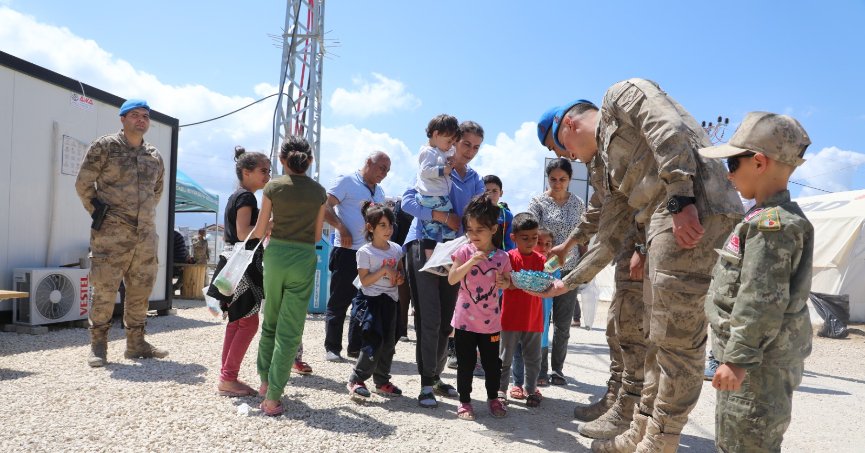 Büyükşehir, bayramda Defne’ye mutluluk taşıdı