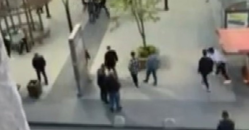 Yan bakma kavgası kanlı bitti: 4 yaralı