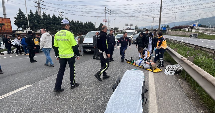 Bayram ziyaretine giden ailenin bulunduğu araç yan yattı: 3’ü çocuk 8 yaralı