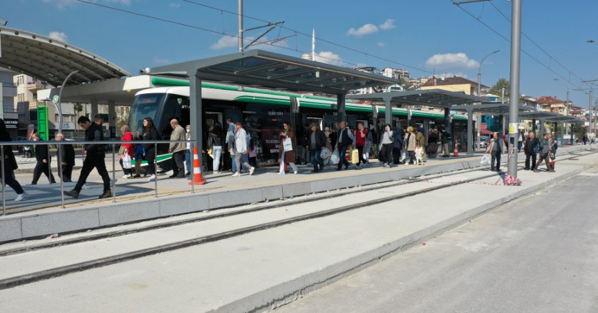 Kuruçeşme tramvayda ücretsiz binişler devam ediyor   