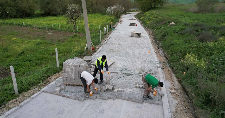 Karamürsel köy yolları nakış gibi işleniyor