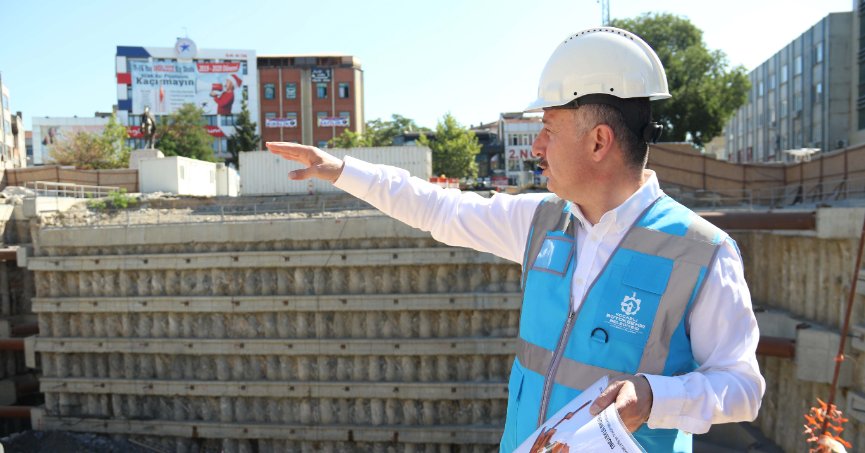 Başkan Büyükakın, 1 Mayıs’ta   Deprem emekçilerini de unutmadı 